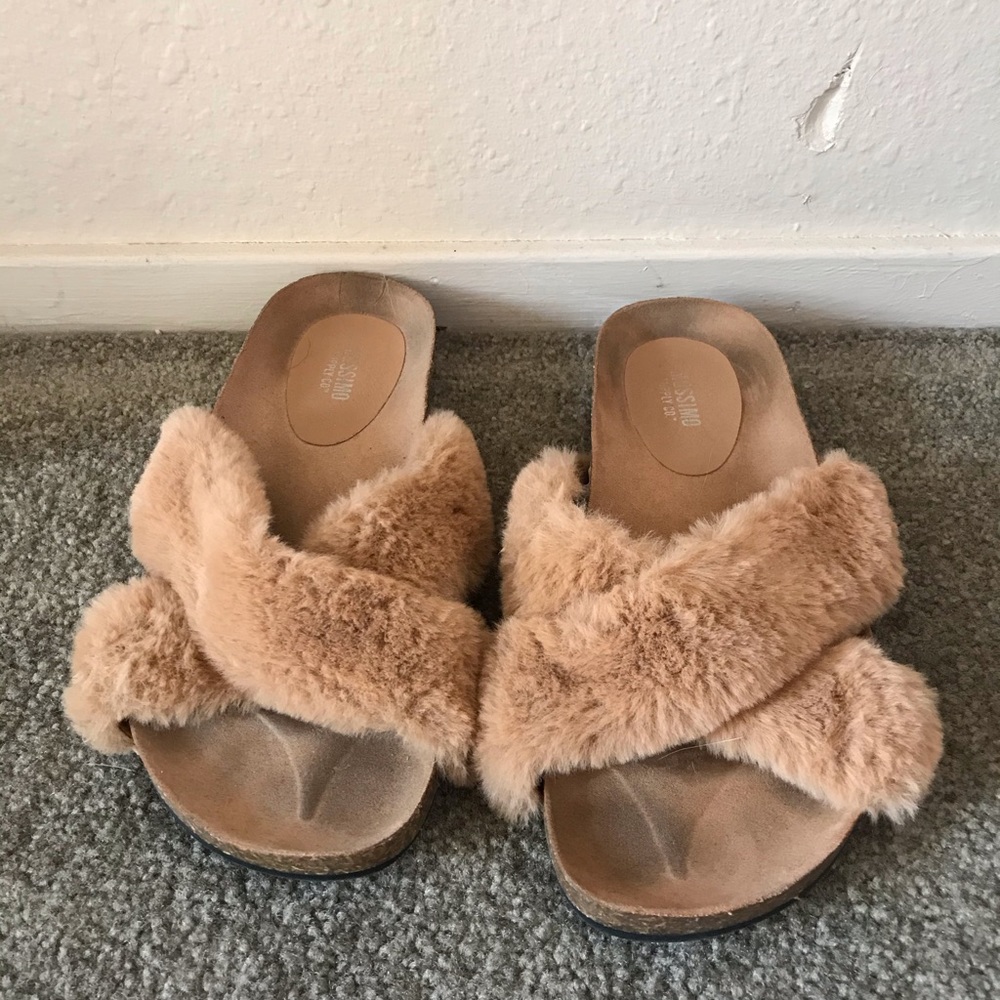 Fluffy sandals